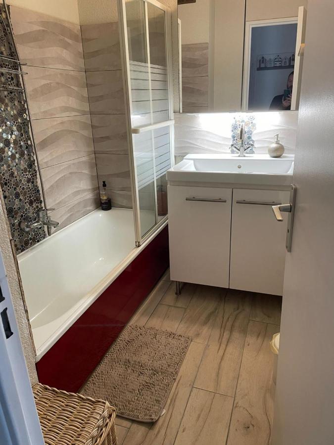 Appartement F3 Avec Jolie Vue 르발카레스 외부 사진